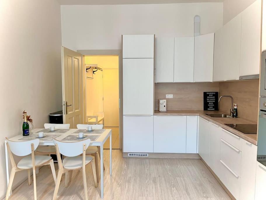 Leger Residence Apartment 布拉格 外观 照片